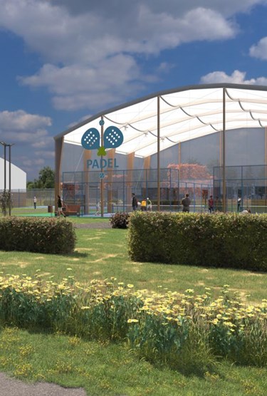 Bâtiment et préau couvrant des terrains de padel