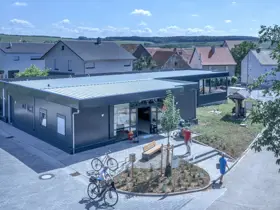 Eingangsbereich Dorfladen in Modulbauweise Losberger Modular Systems